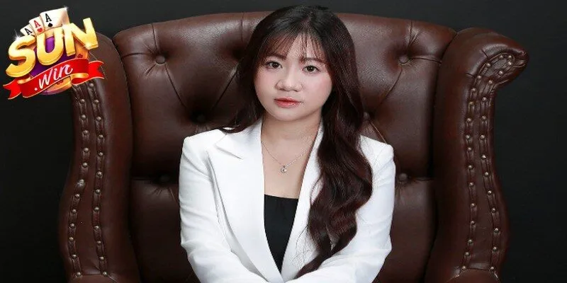 Giới thiệu đôi nét cơ bản về tác giả Loan Elise